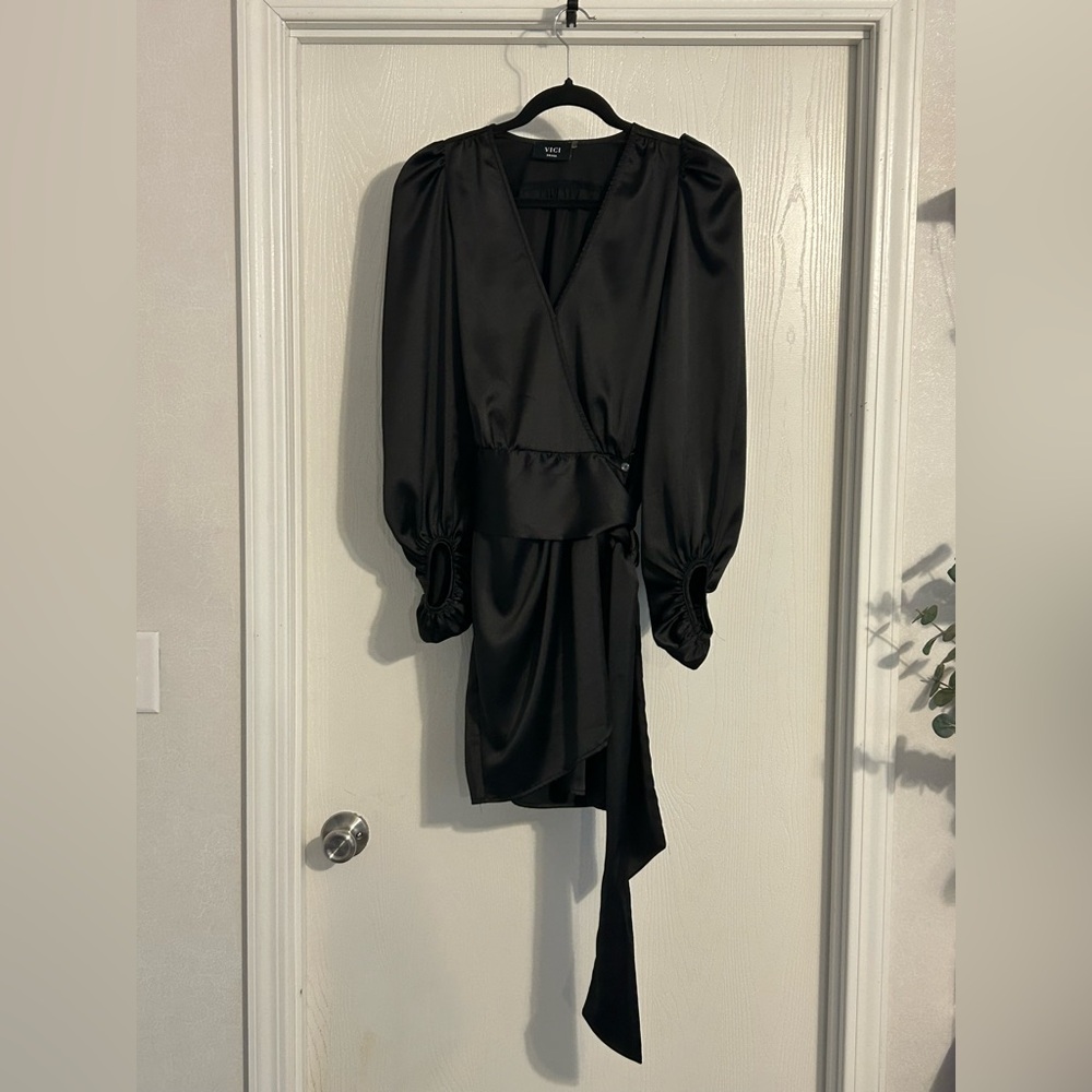 Vici | Classic Black Garment | Size Small